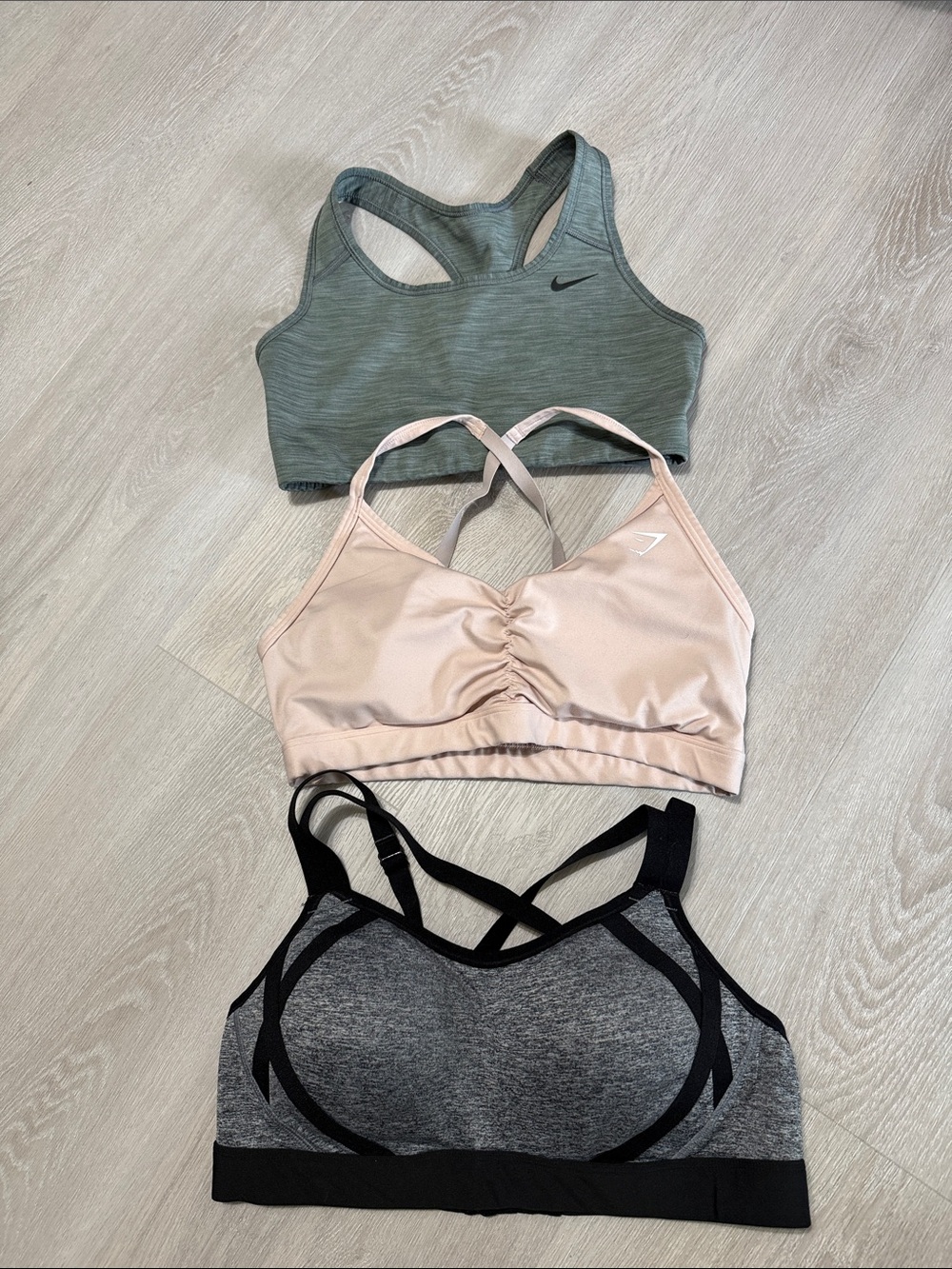 Women’s medium sports bra bundle